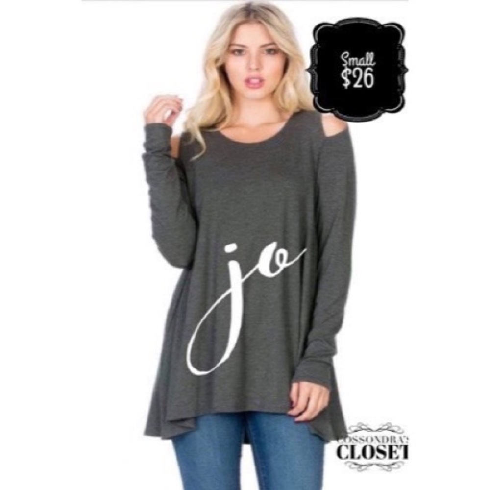 Open shoulders extremely soft tunic top